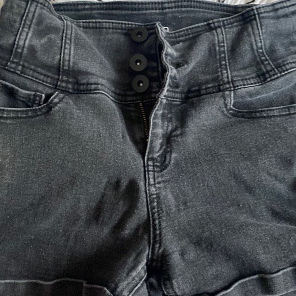 Brand: No Boundaries, Color: Black - Picture 1 of 4